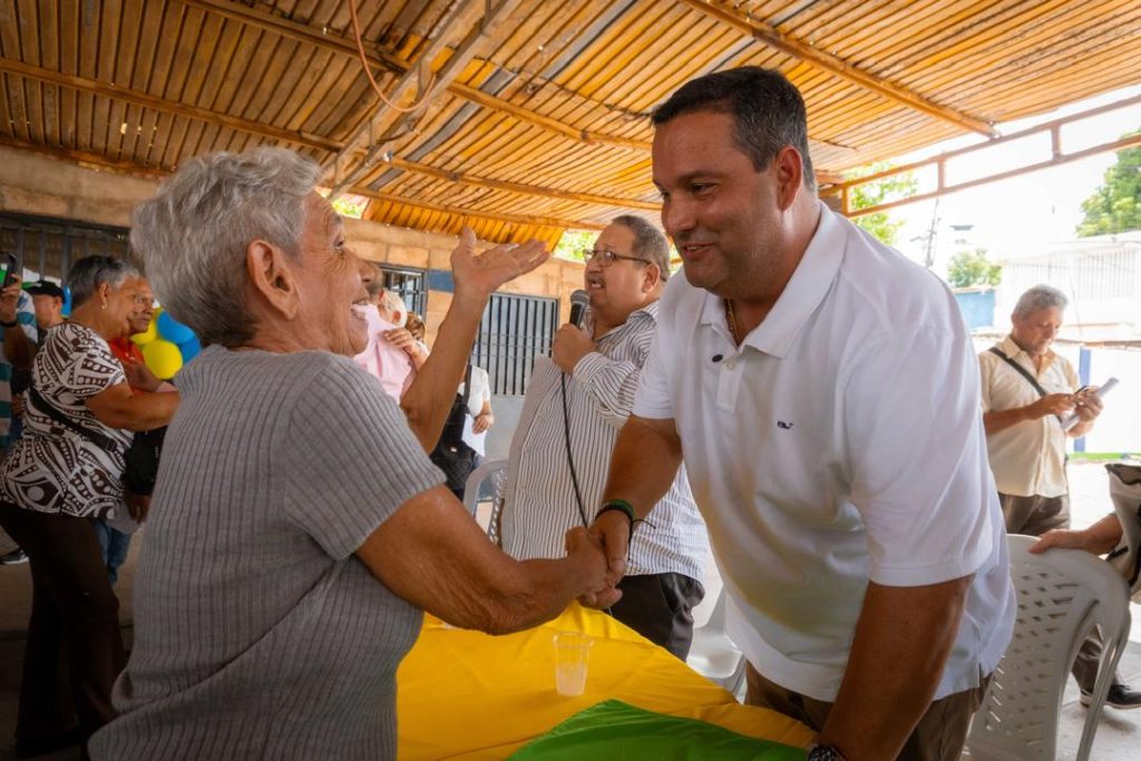 Romero Martínez planta bandera: 'Maracaibo seguirá progresando, ¡no volverá a manos de los que la destruyeron!' 🏙️✊ 12 Noticias Maracaibo