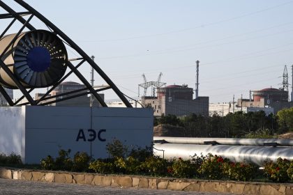 Rusia muestra a los inspectores del OIEA los daños por el ataque ucraniano contra la central nuclear de Zaporozhie