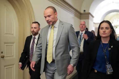 "Nunca volveré a ser el mismo": El subdirector del FBI promete "la verdad" en un críptico mensaje