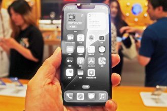 ¿Cansado del 'doomscrolling'?: estos son los trucos para dejar de mirar el teléfono