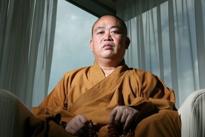 Investigan al jefe del templo Shaolin por malversación y relaciones inapropiadas con mujeres