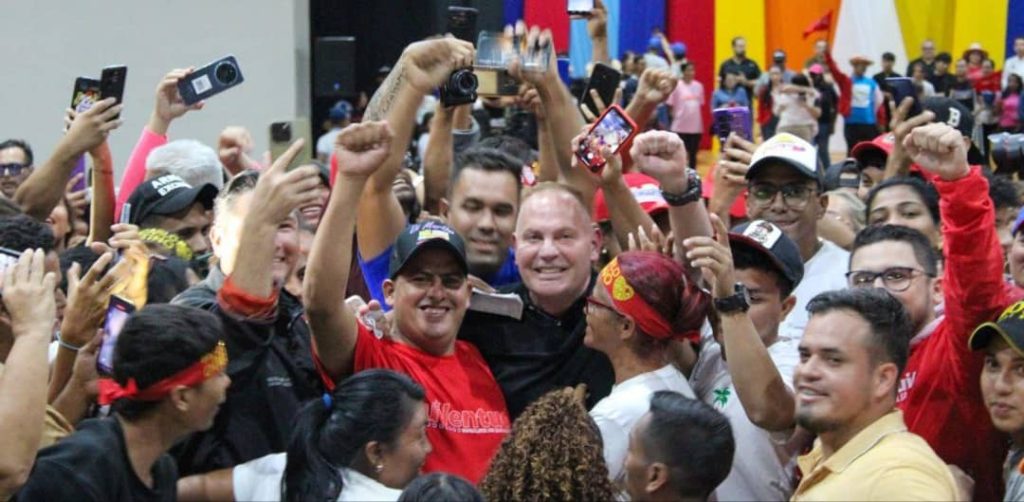 La rebelión creativa: Di Martino apuesta por una Maracaibo diseñada por sus jóvenes 🎭🚀" 14 Noticias Maracaibo