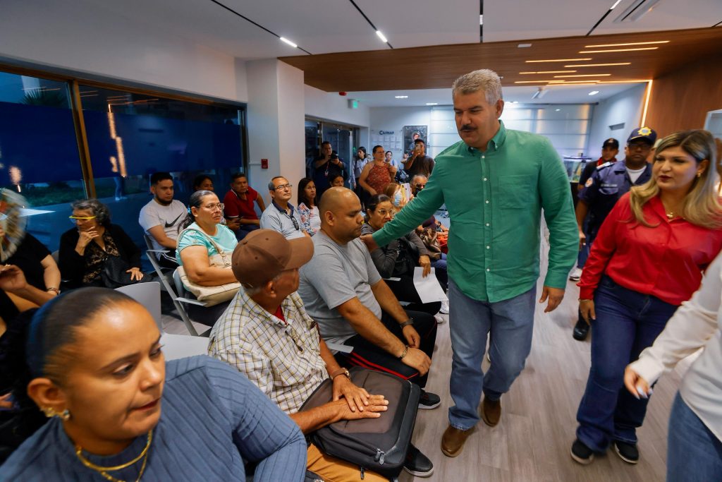 De la plataforma VenApp al quirófano: Gobernador Luis Caldera, convierte solicitudes en 595 milagros visuales 11 Noticias Maracaibo