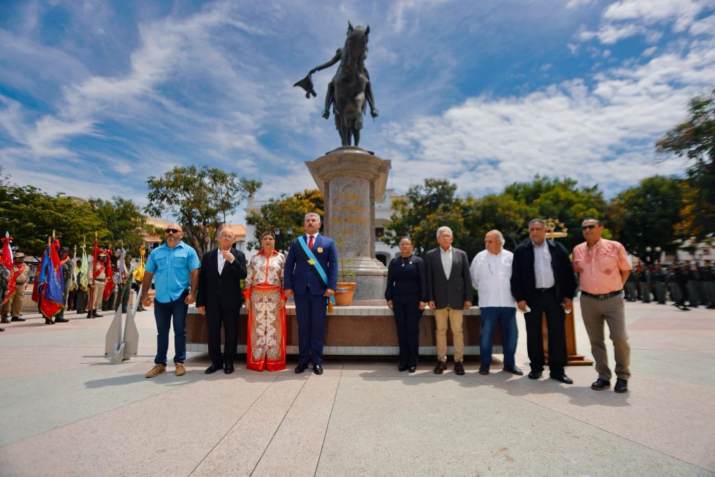 GOBERNADOR LUIS CALDERA Y FANB RINDEN TRIBUTO AL LEGADO DE BOLÍVAR EN CONMEMORACIÓN DE LA BATALLA NAVAL DEL LAGO 12 Noticias Maracaibo