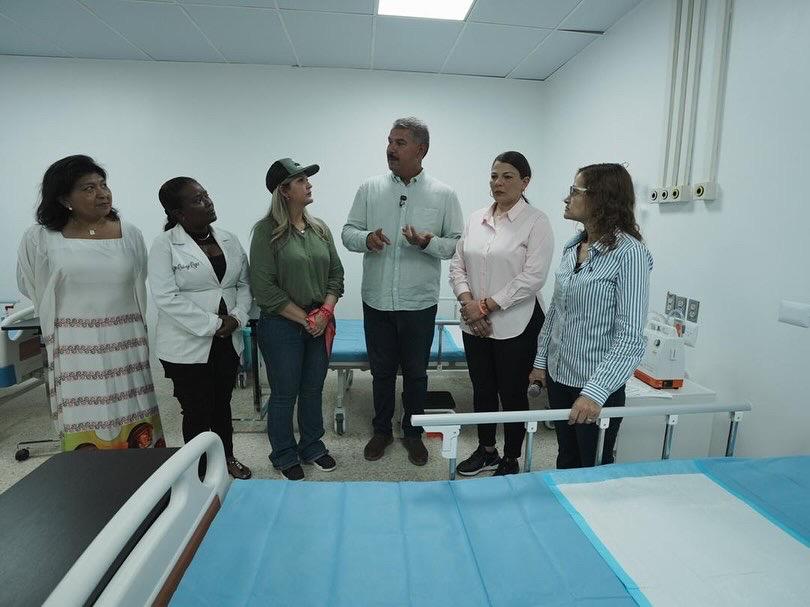 GOBIERNO REINAUGURA CDI CAMPO VENEZUELA CON TECNOLOGÍA DE PUNTA PARA ATENDER A MÁS DE 10 MIL FAMILIAS"(Ministra Gutiérrez y Gobernador Luis Caldera lideran recuperación de centro de salud en municipio Simón Bolívar) 9 Noticias Maracaibo